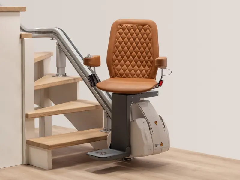 UP Apex stairlift on stairs that turn at a landing